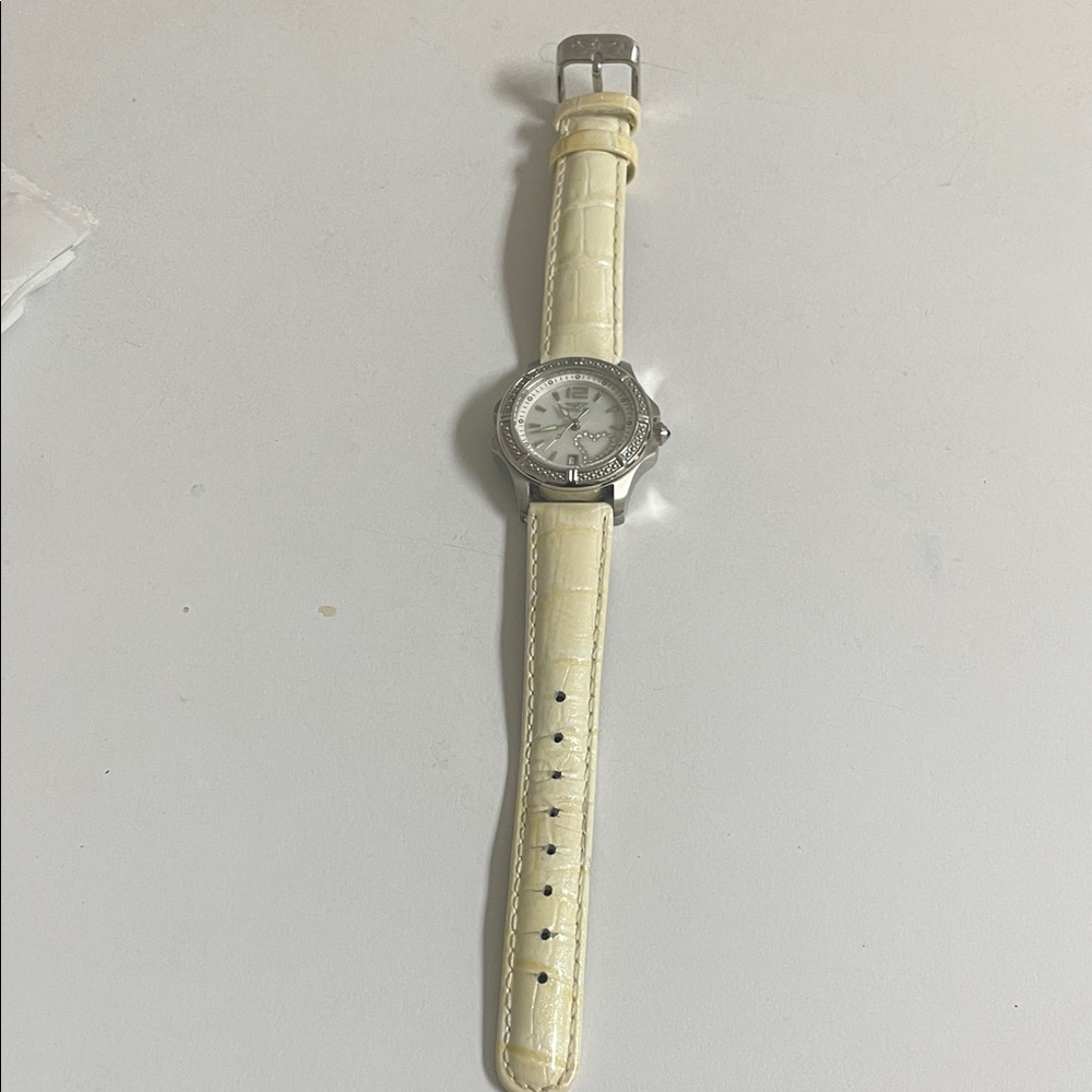 Invicta Cream Leather Strap Silver Watch